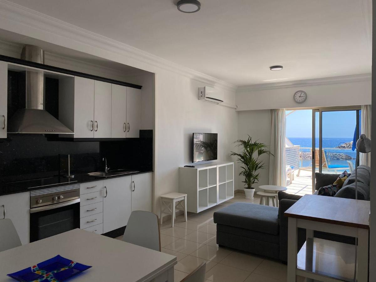Billy'S Beachfront Apartment With Pool Access Puerto De Mogan Zewnętrze zdjęcie