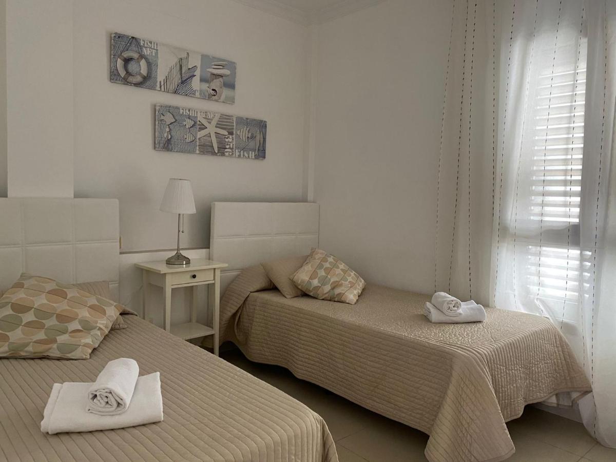 Billy'S Beachfront Apartment With Pool Access Puerto De Mogan Zewnętrze zdjęcie