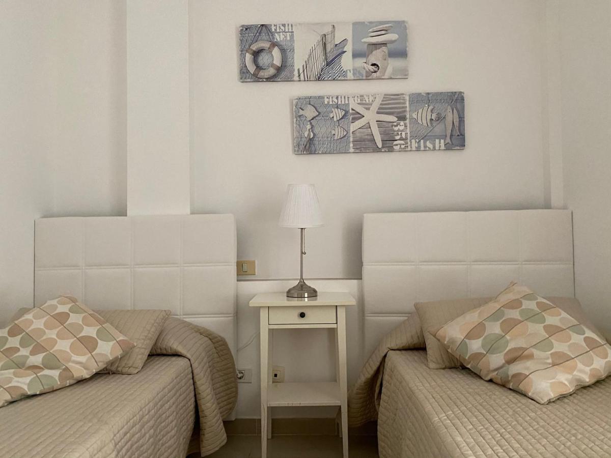 Billy'S Beachfront Apartment With Pool Access Puerto De Mogan Zewnętrze zdjęcie